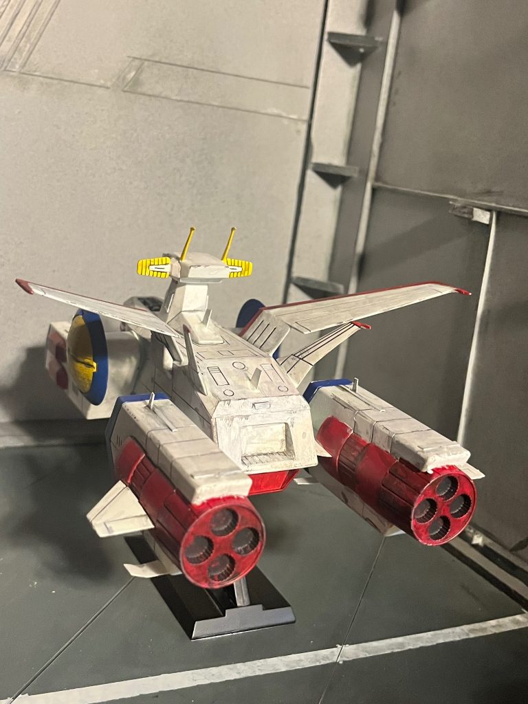 1/144ホワイトベース作ってる人がいたな…