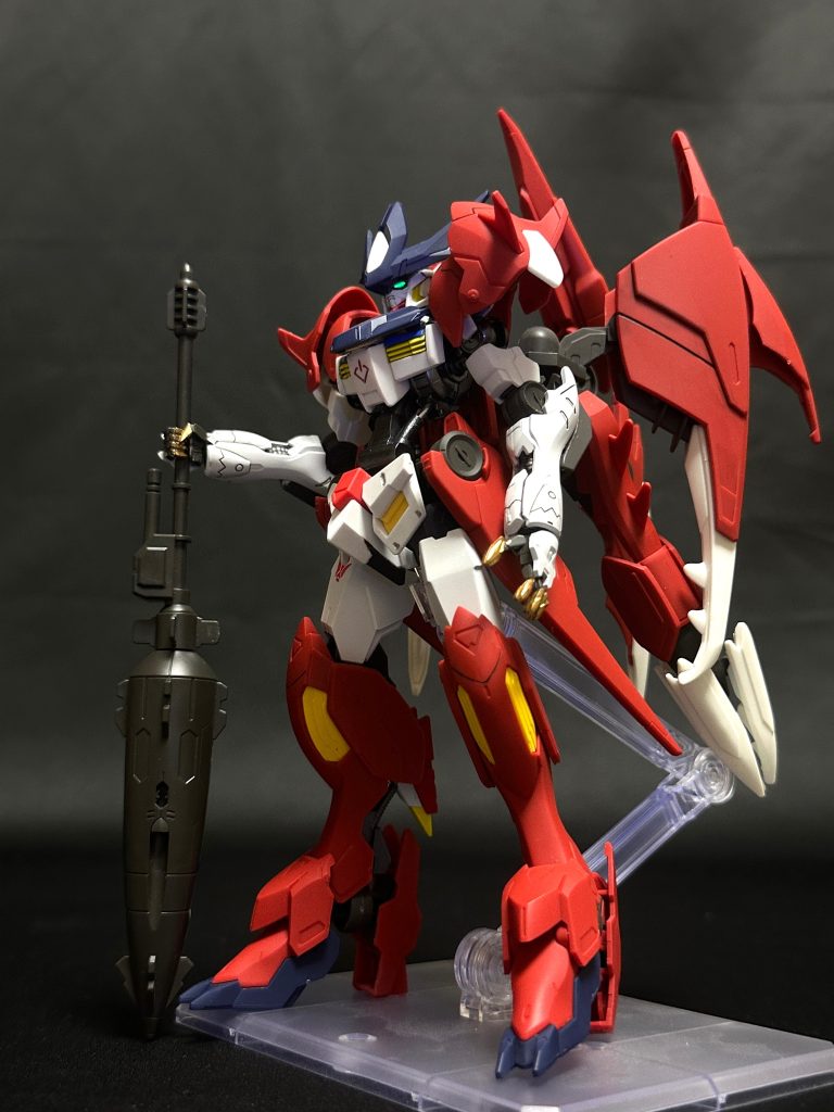 アメイジングガンダムバルバトスアメイジングユニットとコアガンダムバルバトスを合体させた姿配色が異なるのでオリジナルより印象が変わります