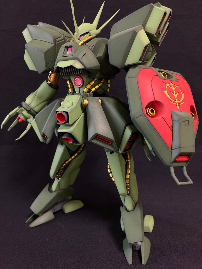 HGUCサザビーを芯にしています。