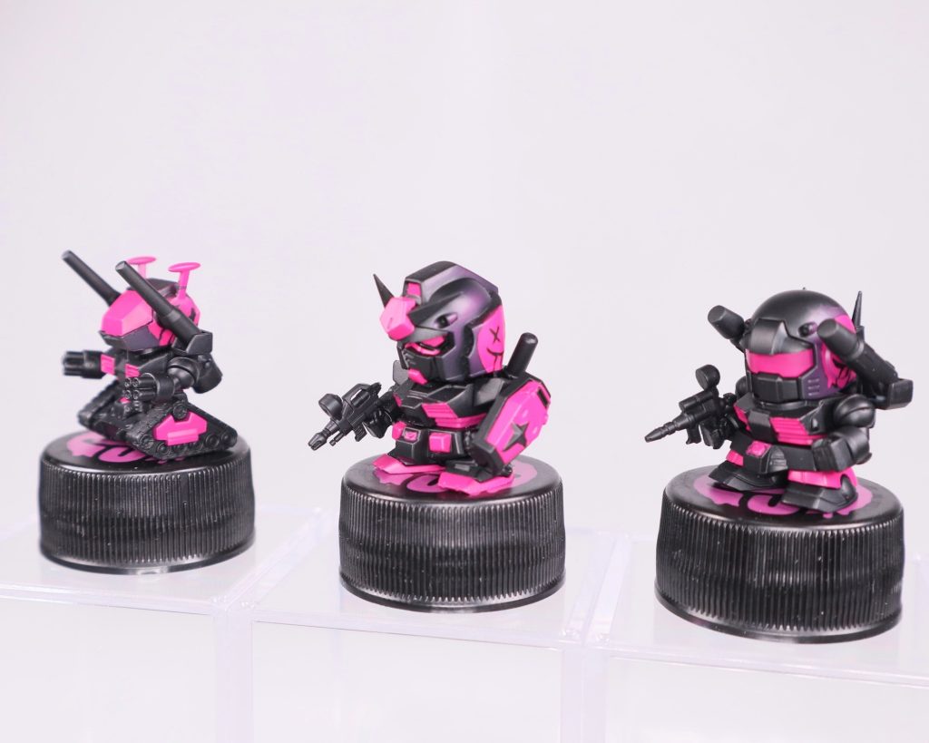 黒は黒サフでいいやと。ピンクはフィニッシャーズのジャガーパープルです。以上合間制作でした。次回投稿分も編集中です。
