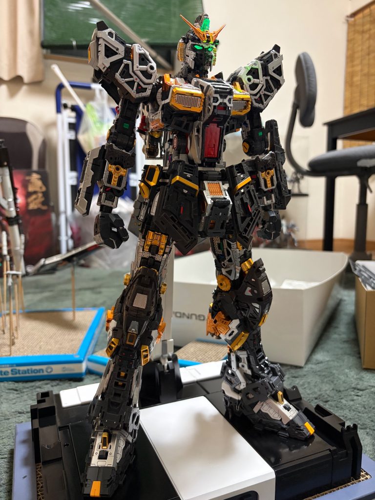 フレーム完成時の写真です。この時点で感動しましたね。絶対カッコいいやんコレって確信しました。