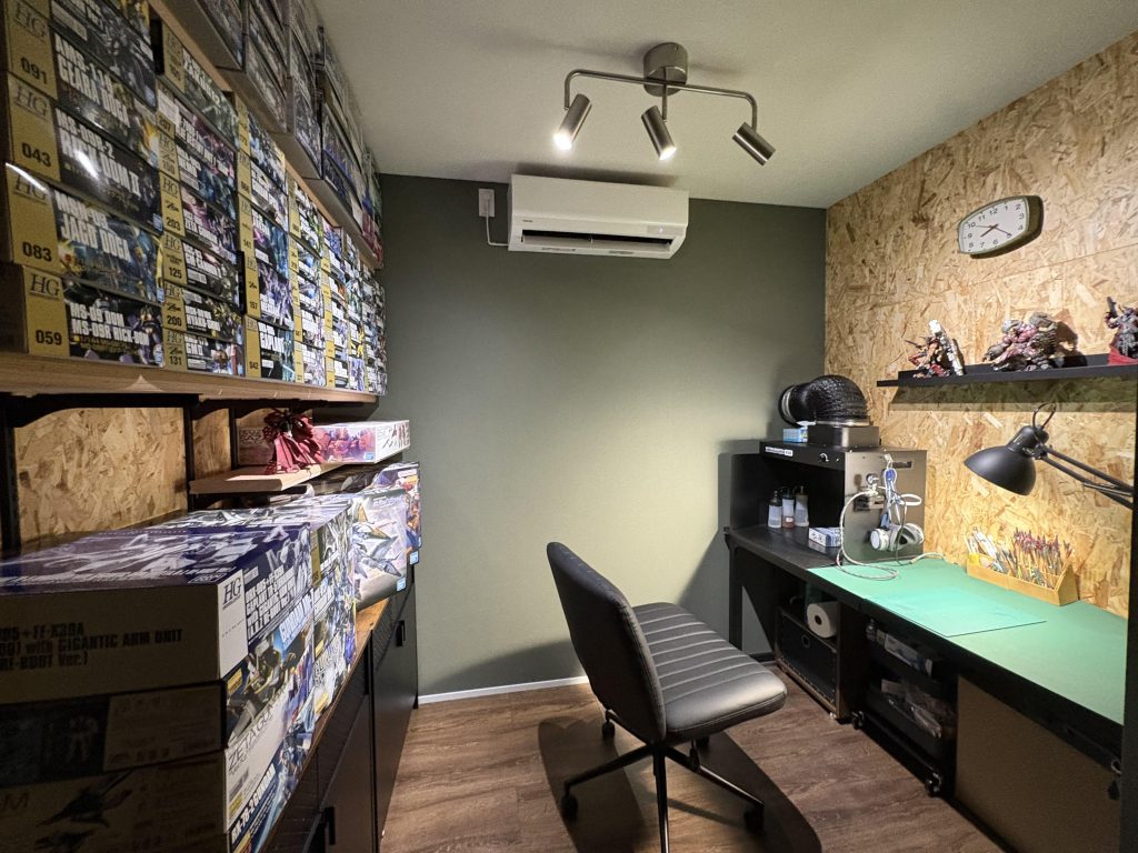 積む為に部屋まで作った男（1枚目）