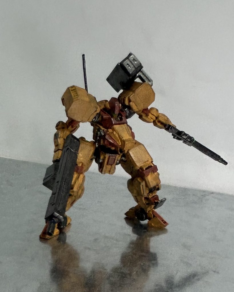 作品名：機甲戦線出来た…！<p>全国のガチャポンコーナーにて販売している「機甲戦線」そのパラクラックスを全塗装で作りました！ 狙撃仕様という妄想です。武器や本体は公式から出たモノですが、バックパックのみプラ板とパテで作りました。やっつけで作りましたが結 [&hellip;]</p>
