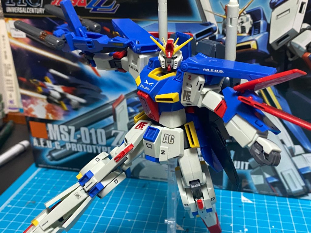 ZZと言ったら、この構え‼️僕は、アニメのOPソングから取って『アニメじゃない』の構え(gundam-kao6)と勝手に命名してますw♫(gundam-kao7)ホントの事さぁ〜〜(gundam-kao6)♫