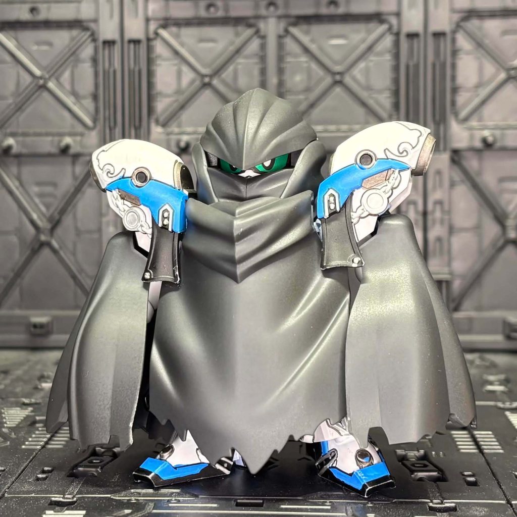 マント姿。ランナー流用で良いからサンドロックも出てくれればなぁ…ぶっちゃけこの姿で飾れば肩と足先だけ塗れば良いんじゃないかって気分になってました(gundam-kao5)