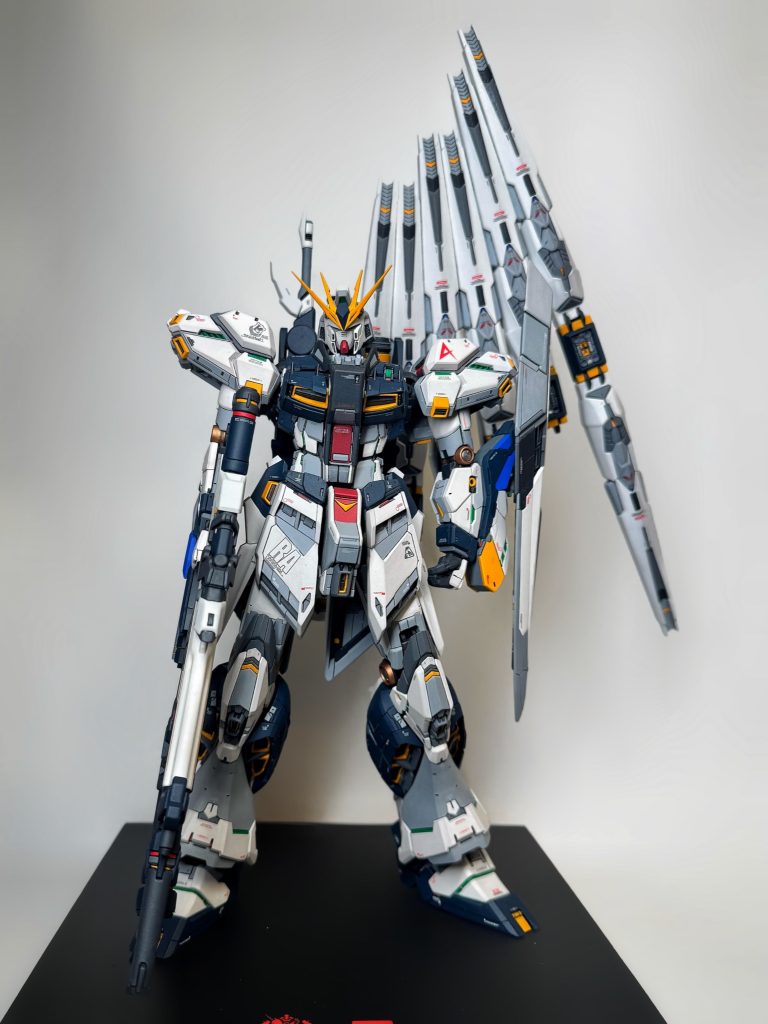 詳細は多くありますが、重みのためにポージングが問題でした。There is alot of detail but posing was an issue due to its weight.&nbsp;