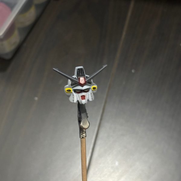 製作記録6表面処理の合間に顔だけ塗ってみました。前回のGP03もそうですが旧キットのガンダムは顔の塗装が難しいですね😓&nbsp;