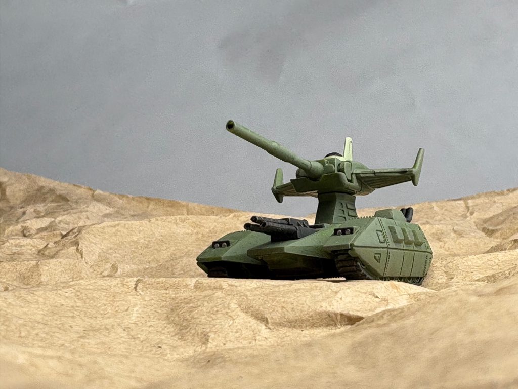 ジオン地上軍主力戦車の風格今回足回りを僅かにウェザリングしました。