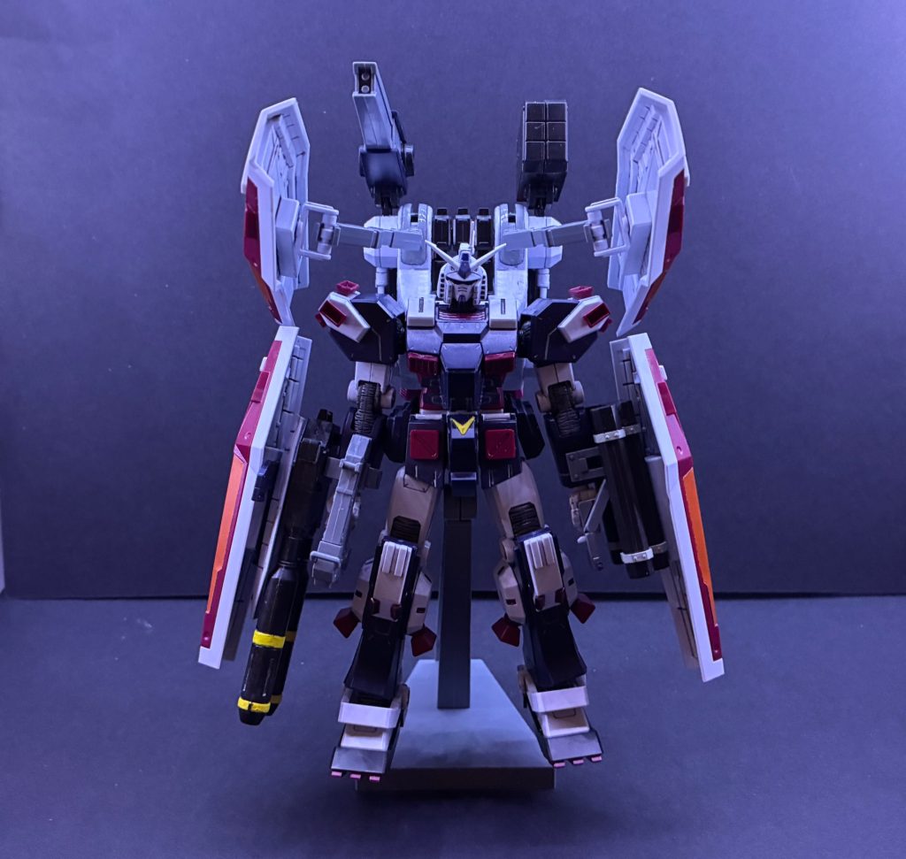 意外とファーストガンダムとお顔が違いますね🫢