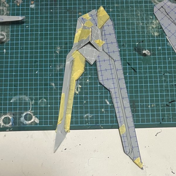 見切り発車で羽をプラ板で作ってみました。たぶんいい感じ！（2枚目）
