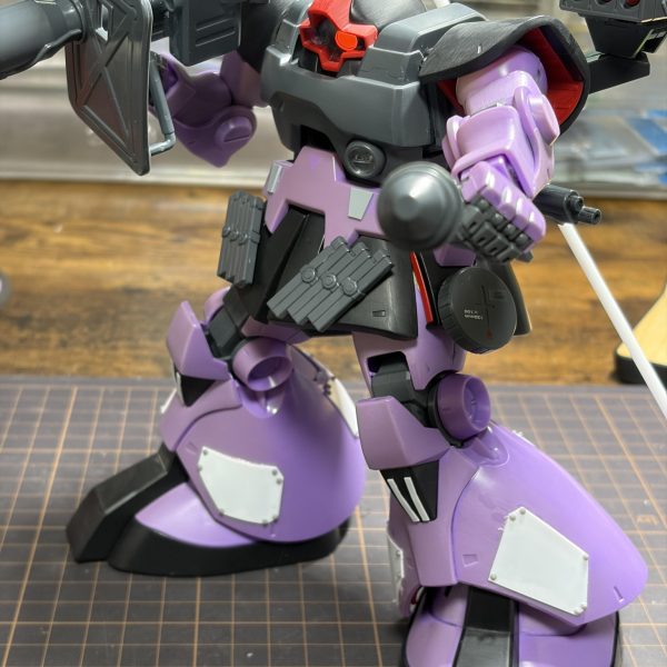 MGドム(ジオン残党軍仕様)の製作を進めました😊武器モリモリ＝男のロマンではないでしょうか…？☺️もう少し手を加えたら塗装していきたいと思います！（3枚目）