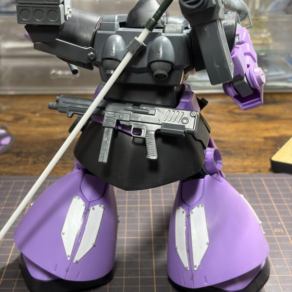MGドム(ジオン残党軍仕様)の製作を進めました😊武器モリモリ＝男のロマンではないでしょうか…？☺️もう少し手を加えたら塗装していきたいと思います！（4枚目）