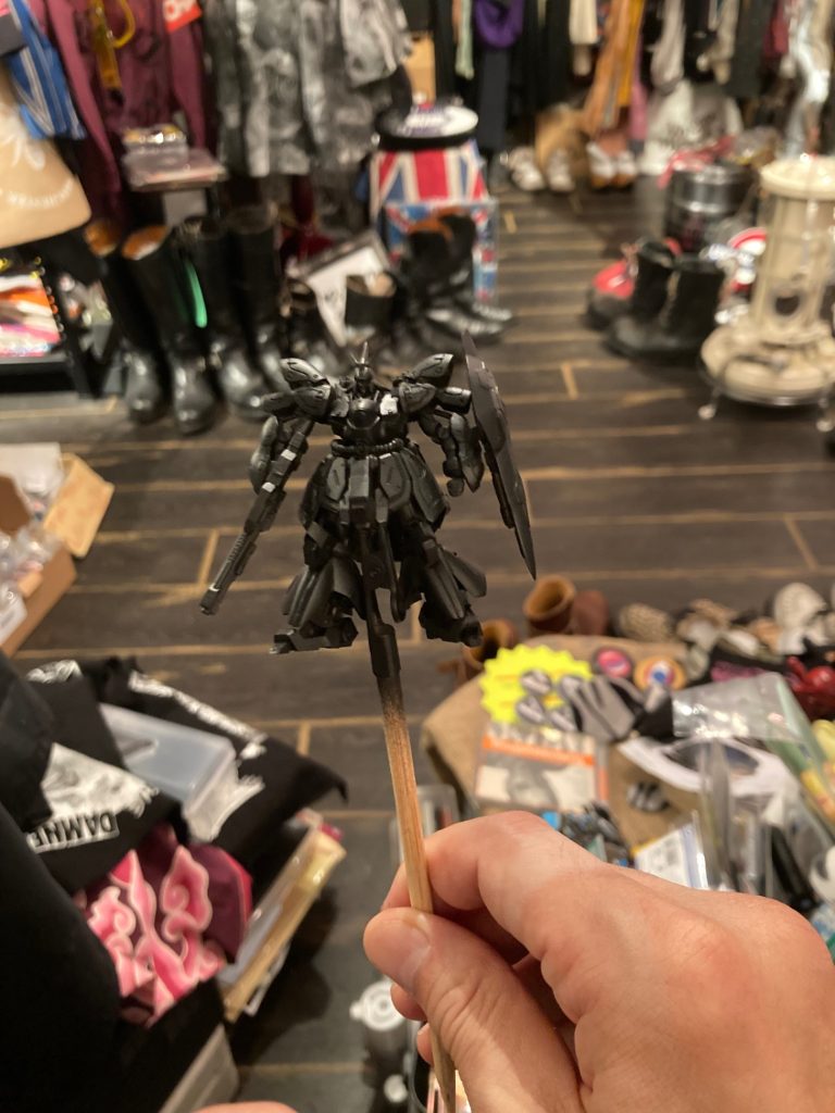 サーフェイサーはガイアノーツのサーフェイサーEVOブラックを使用。
