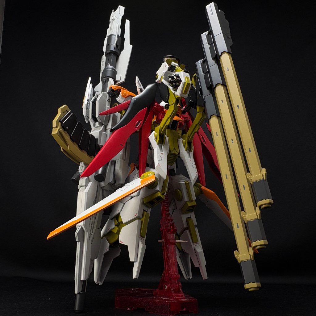この記事を読むことで、ガンプラの塗装で「色を組み合わせたら、なんだかまとまらない」という悩みが解決し、機体全体の統一感を保ちながら、狙った色を自然に引き立てる配色を考えられるようになります。