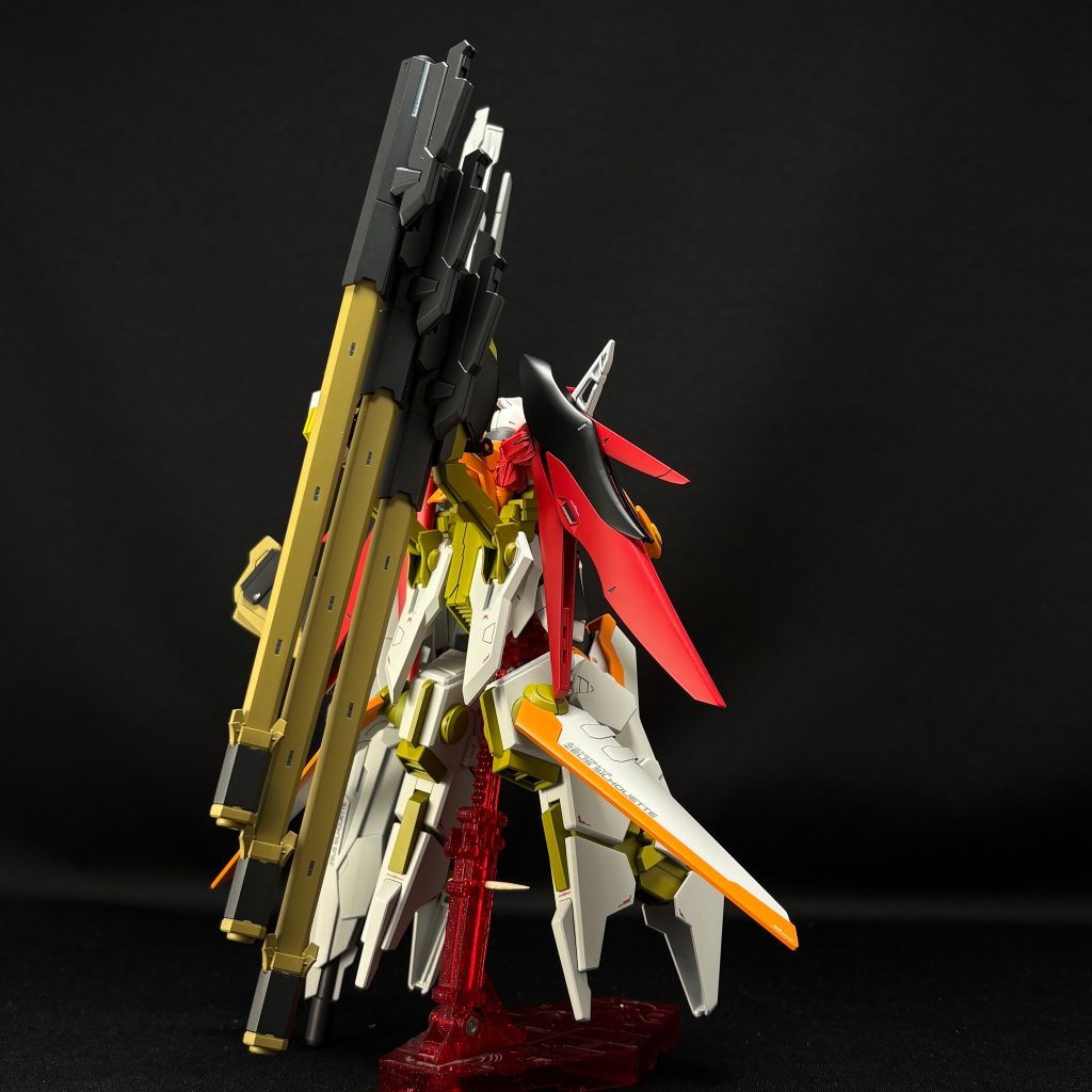 私自身、これまでジムをガンダムカラーにしてみたり、ガンダムをνガンダムカラーにしてみたり、いろいろな塗装を試してきました。でも、やってみると「なんか思っていたよりまとまらない」実は、そんな悩みがずっとありました。そこで、どうすれば自分の使いたい色を活かしながら、全体をまとめられるのか。そこを考えるようになりました。