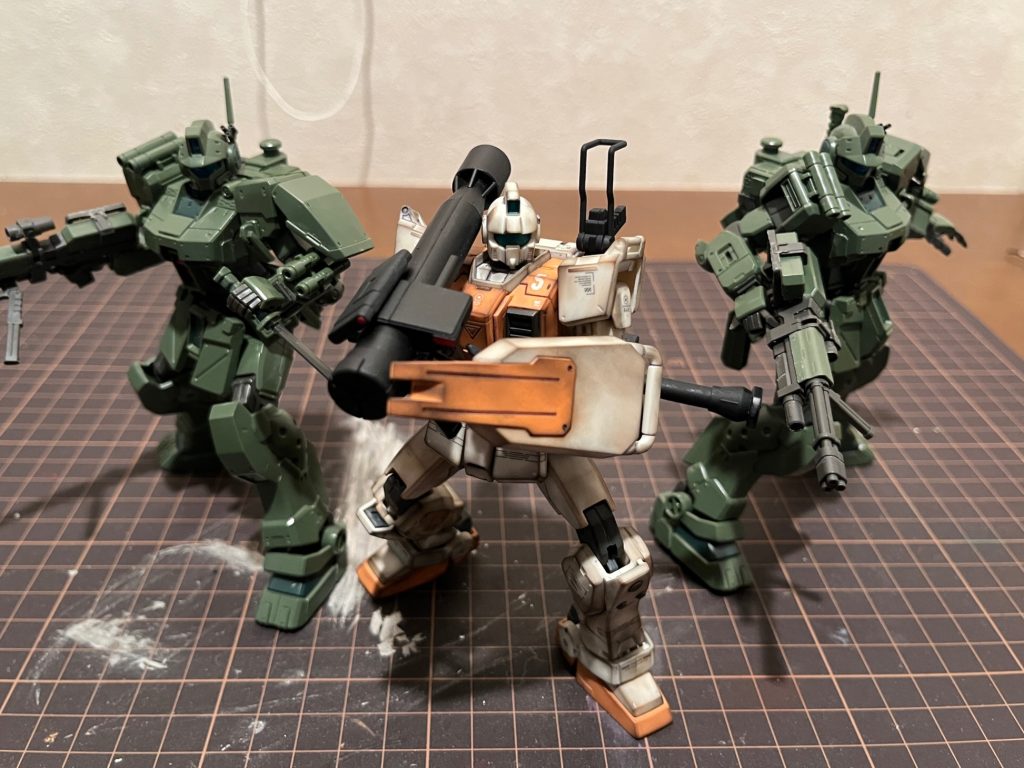 ジムスパルタンと部隊組んでみた！だいぶカッコいいじゃんアゼルバイジャン！どこかのジャングルで戦ってる特殊部隊って感じ！やっぱジムとザクは部隊組んで映え映えってハッキリﾜｶﾝﾀﾞﾈ!