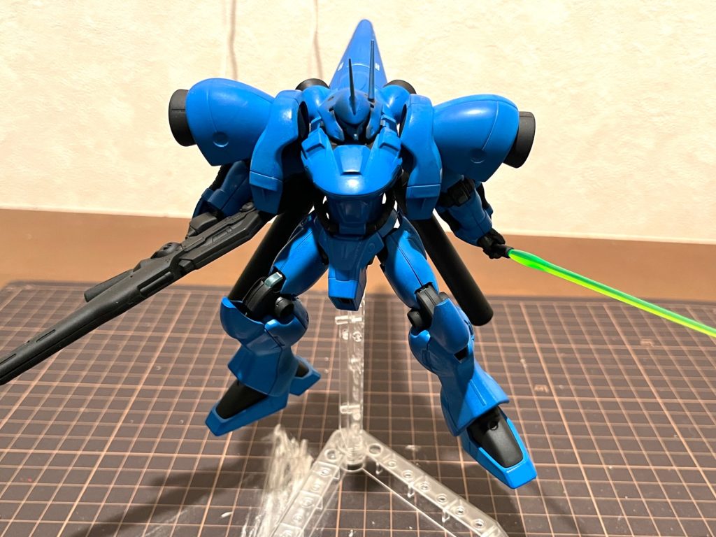 正面から！実はまだ未完成品です！数年前パニック障害になりながら作ったのでデカールもロケットブースターのみ、ウェザリングも頭部のみです。でも今のいぐるーさんは昔と違うからなぁ？今年中に完成させるからな？覚悟しろよ？？？