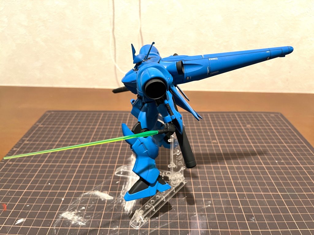 横から！やっぱブースター長いンゴね〜！子作りでもするんかな？