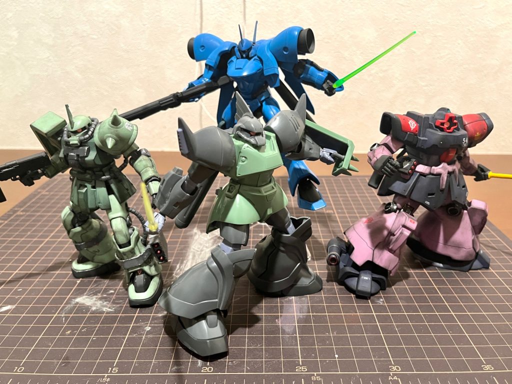 0083組と部隊組んでみた！イイヨー！みんなイケメンだよー！コロニー落としちゃうよー！「まずうちさぁ、ジオン残党軍潜伏だけど…、狩ってかない？」こんな感じのガーベラでした！まだ未完成なので完全版もいつかあげると思います‼️
