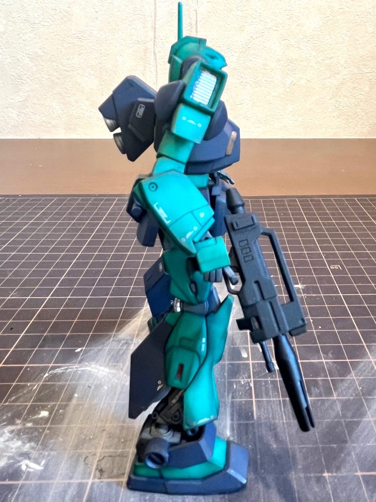 横から！
