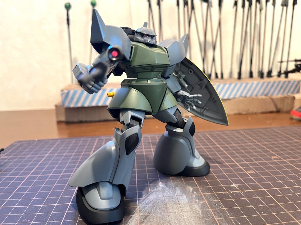 1機目！ゲルググの背中ってなんか寂しいからバックパックあると安心出来るんですよね！