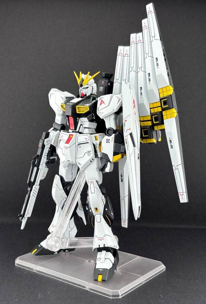 νガンダム本体は手を加えていません。フィンファンネルはHG以上に可動するし、出来も良いです！