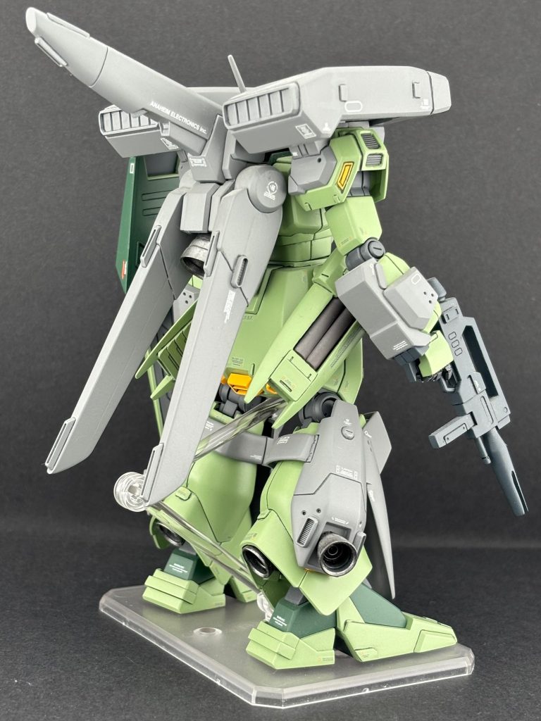 本体色は水性ホビーカラーのよもぎ色にしています。