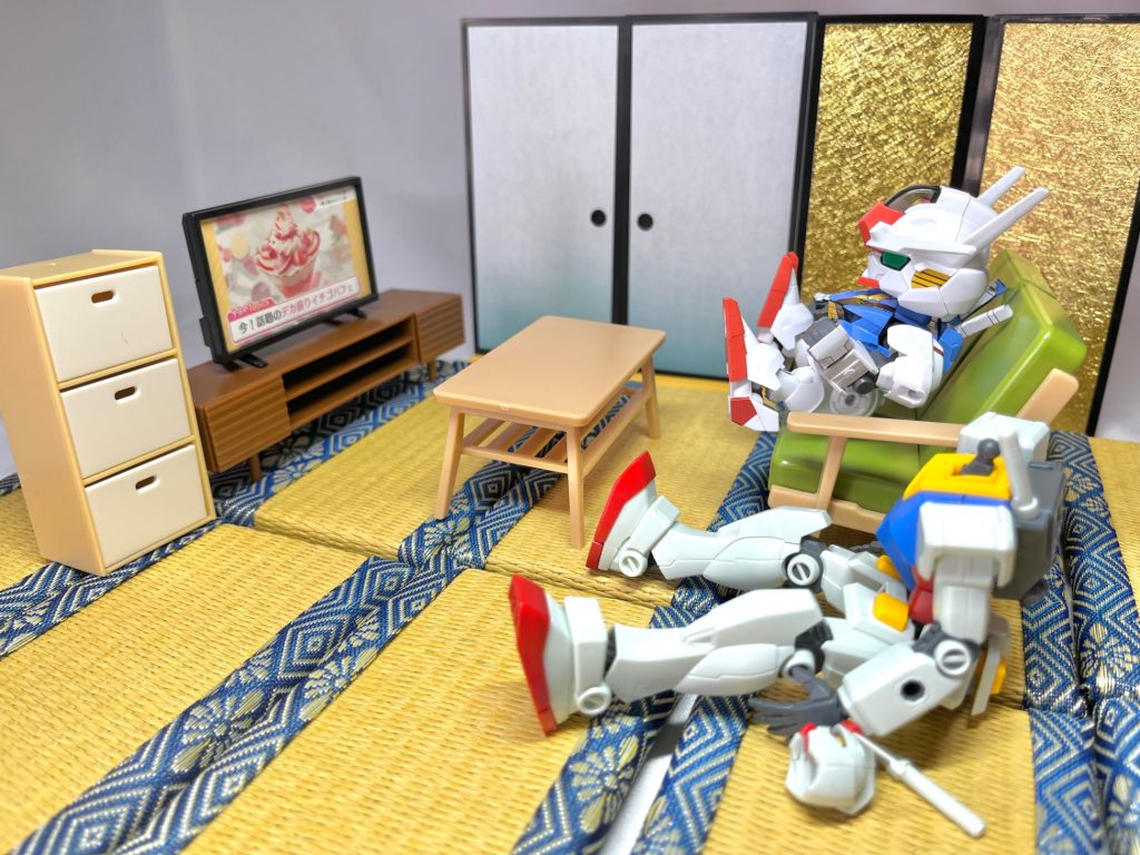 その後…スレッタ「あ！このいちごパフェ今度食べに行こうと思ってるんです！貞子さんもどうですか？😊」貞子「アオン…」2人は無事和解出来たようです。
