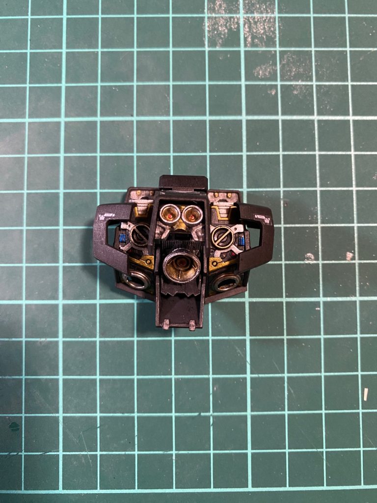 RGサザビークリアカラー(内部フレーム)–2枚目/制作者：@sas_crawl_up