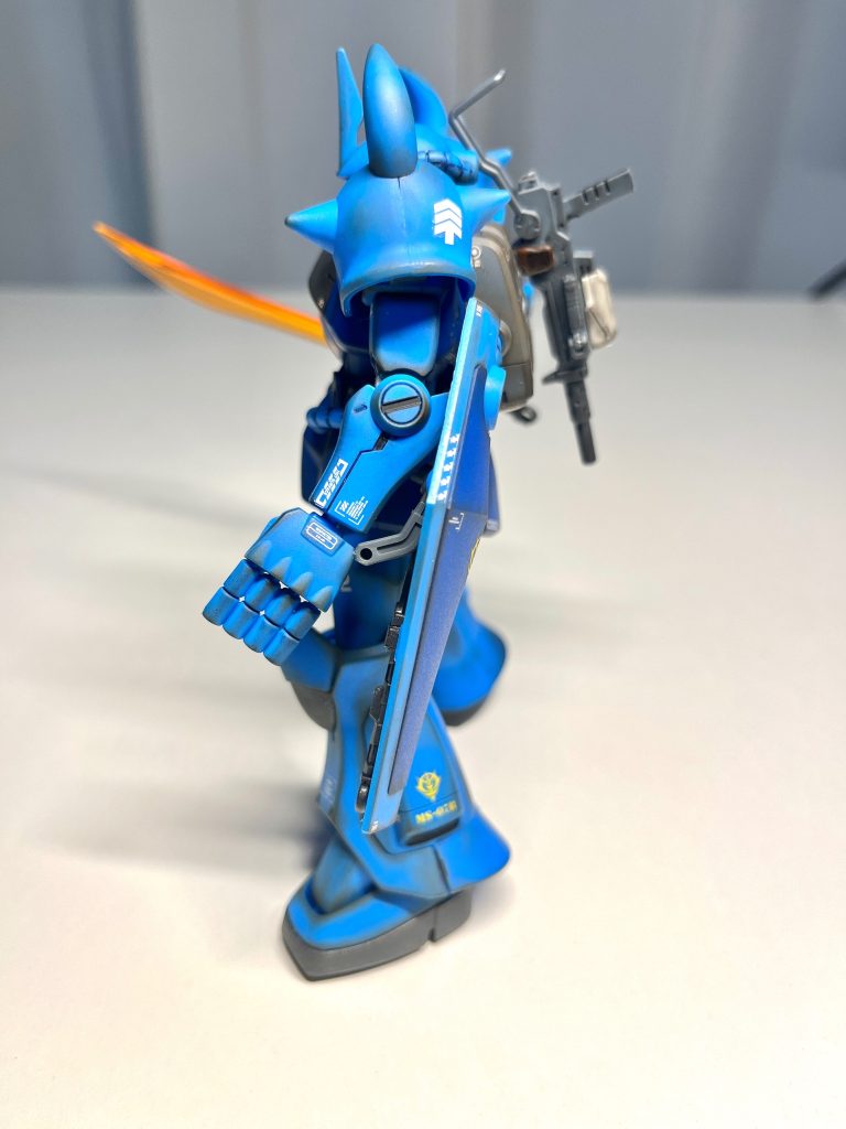 横からその2↓グフって色鮮やかだからウェザと難しいんすよね〜。