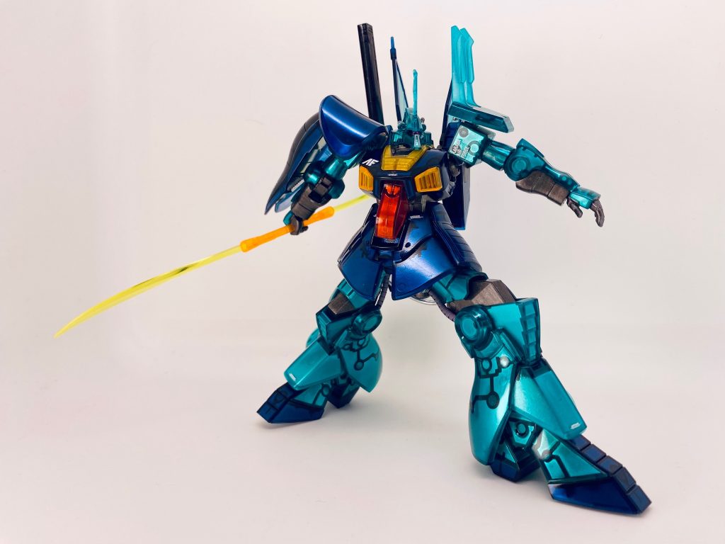 メカニカルコアメッキ風仕上げは初めてだったので、作る前はうまくできるか不安でした。でも特別難しいことをするわけではなかったので、実際にやってみたら意外とすんなり作り上げることができたと思います。