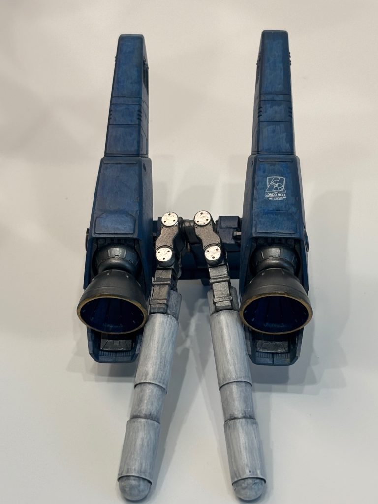 スーパーパックです。実は取り外し可能でノーマルのパックパックに換装できます。（塗装してないので疲れなきけど）