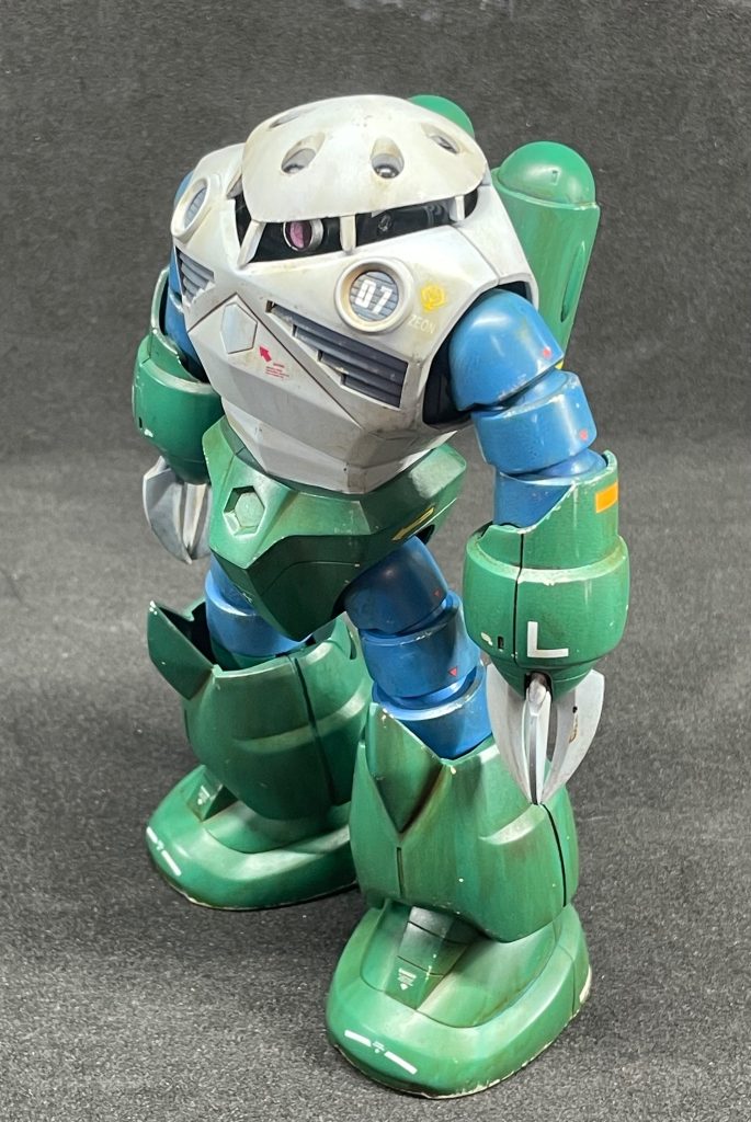 今回は汚しとあえてのダサくデカールを貼る方向で攻めました