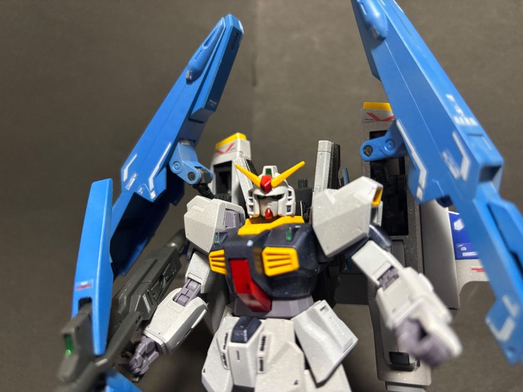 ガンダムマークⅡ、Gディフェンサーともにガンダムマーカーエアブラシで全塗装しました。