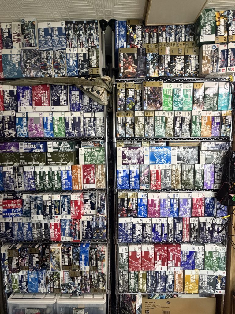 作品名：積みプラ選手権<p>初つぶやきします 積みプラ選手権なる物が開催してるそうですね 戦いは数だよという名言があるように数には自信があったので投稿してみます^ ^ 小さい頃からコツコツ集めてたらこんなになってましたw 昔は普通の棚を使っていたの [&hellip;]</p>
