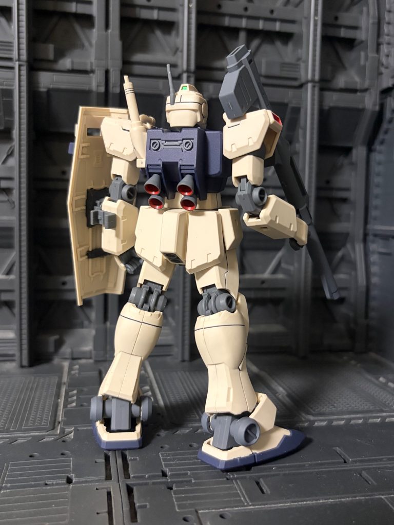 一年戦争後期に開発された後期型ジムをベースとして発展、アップデートされたのがジム改である。そのため型式もRGM-79C と同じで戦時中は後期型、戦後はジム改と呼び方が違う同型機扱いされる場合もある。今回の機体はUC0083にトリントン基地にて使用されていた機体でサンドカラーになっています
