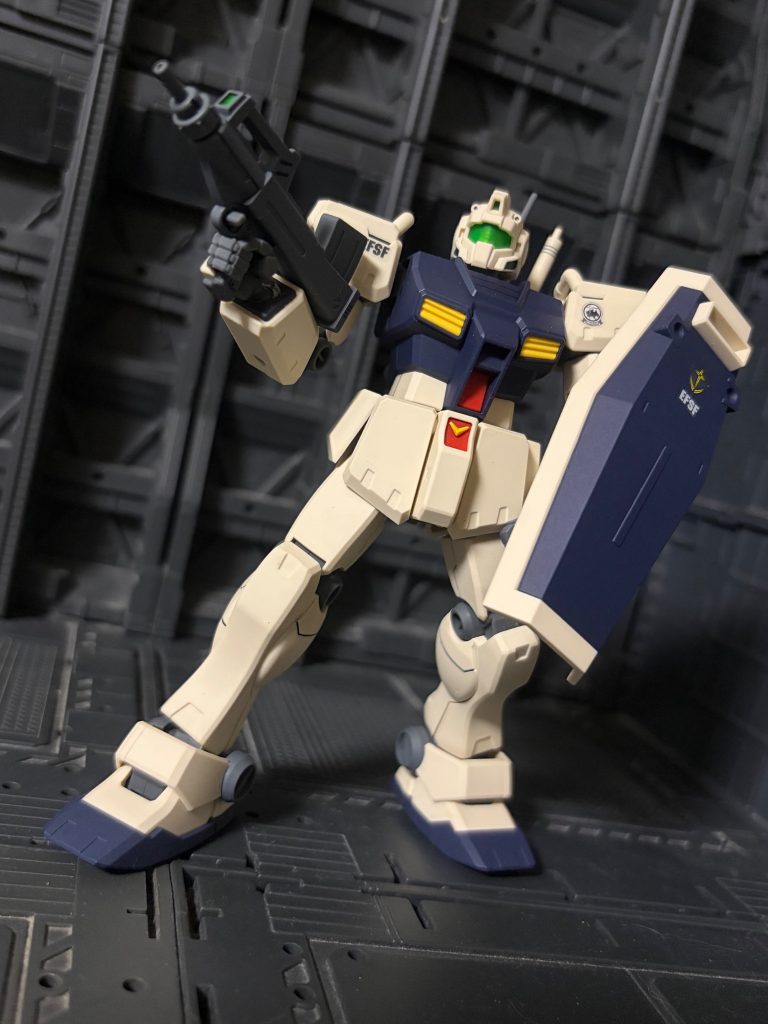 小学生の頃Zガンダムにハマっていた私は初めてこのキットを見た時、なぜガンダムmk-IIのハイパーバズーカ持ってるんだろう？時代違くない？？と困惑したのを思い出しました(^_^;)当時の私には違いが分かりませんでしたねwただ別の機体の武器を持たせるというロマンに目覚めたのはこの頃からかも知れません？