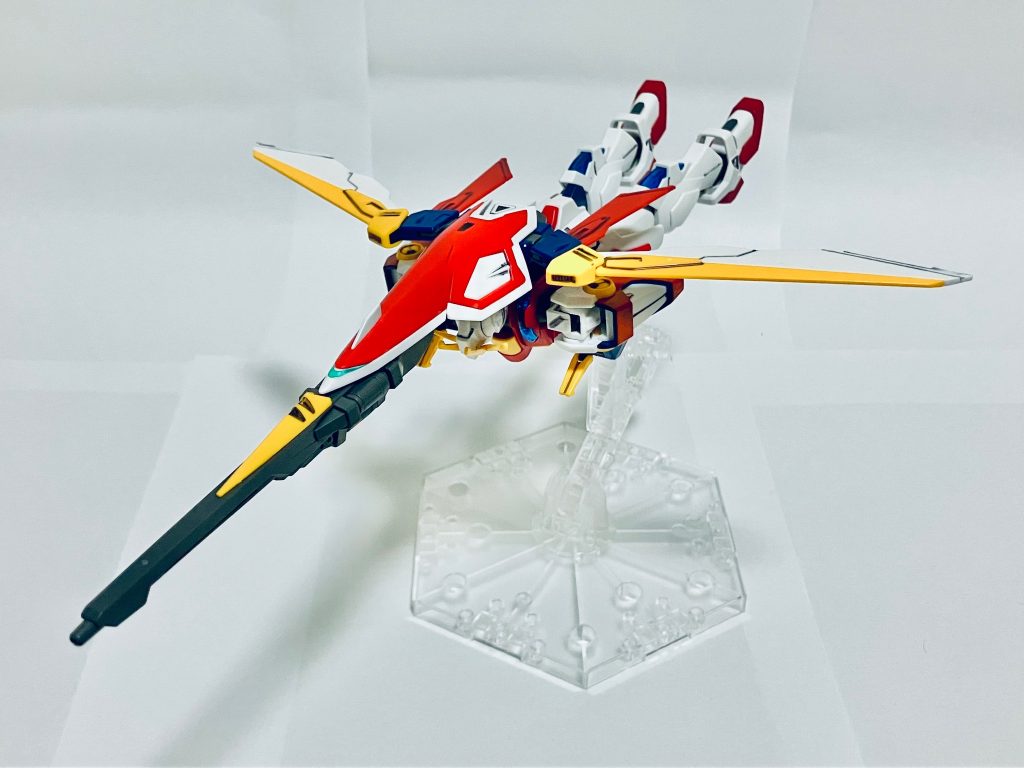 バード形態です。空中を高速で飛ぶことに秀でた形態になります。