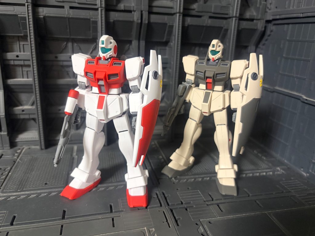 実はこの機体について調べている間に、興味深い資料を見ました。この機体のベースはRGM-79D、型式だけで見るとジム寒冷地仕様なのですが実は違うんですね。寒ジムはあくまで「寒冷地仕様」つまりD型を寒冷地用にしましたよってやつです。なのでその寒ジムにもこのジムコマンドにもベースとなったRGM-79Dという機体があるようです。現在色々資料を調べています、分かり次第制作に取り掛かろうと思います。やる気出てきたぞぉ(*ФωФ)ﾌﾌﾌ…