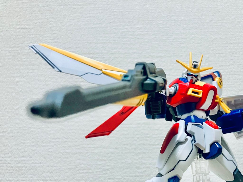 バスターライフルです。戦艦を一撃で沈めるほどの威力と射程を併せ持つ銃になります。しかし、最大出力での弾数は3発と少ないです。
