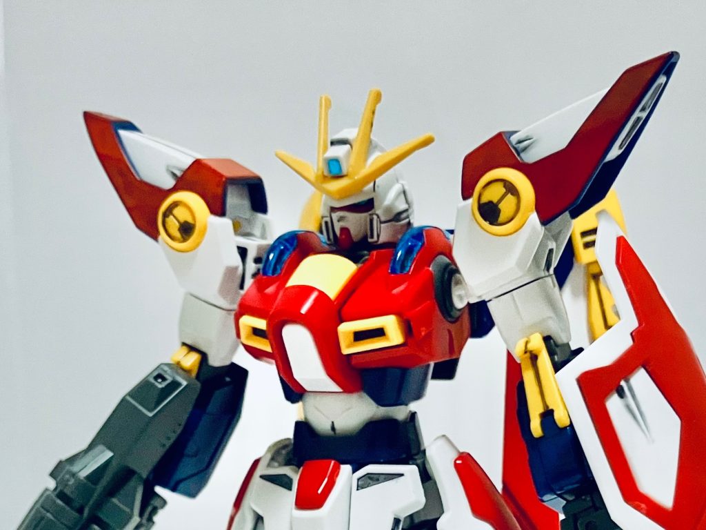 製作工程です。ビルドバーニングガンダムの両腕はウイングガンダムのものに変更しております。