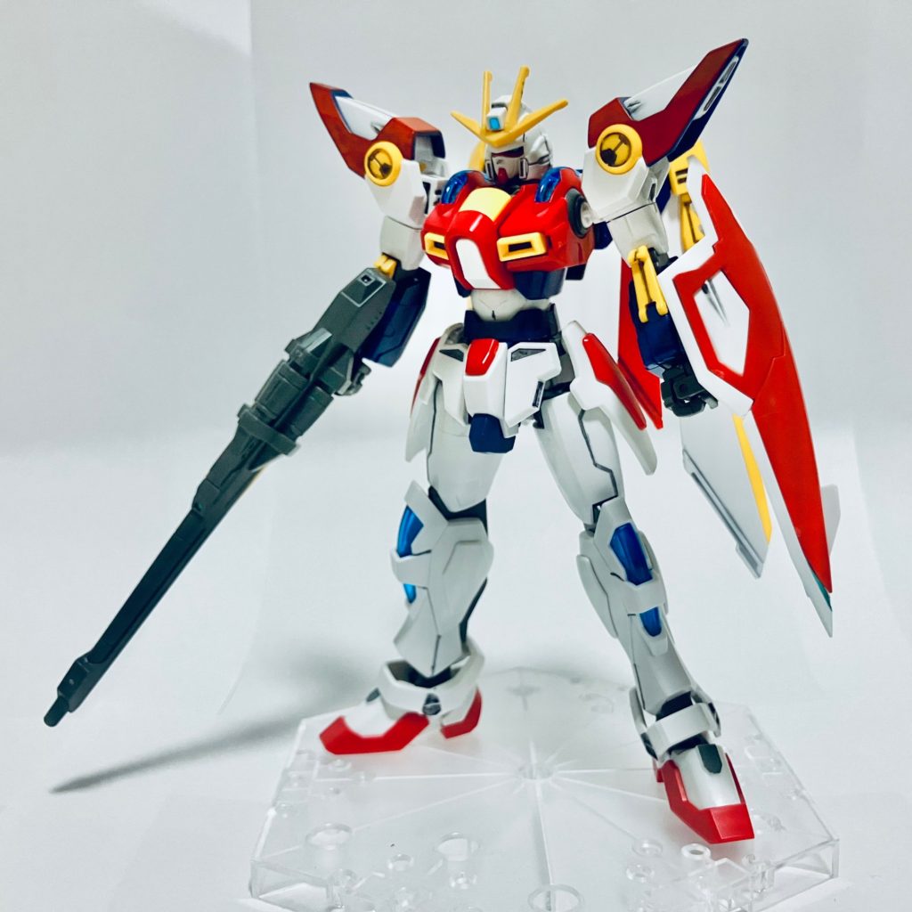 MS形態の正面です。この形態ではさまざまな武器が使用可能になります。