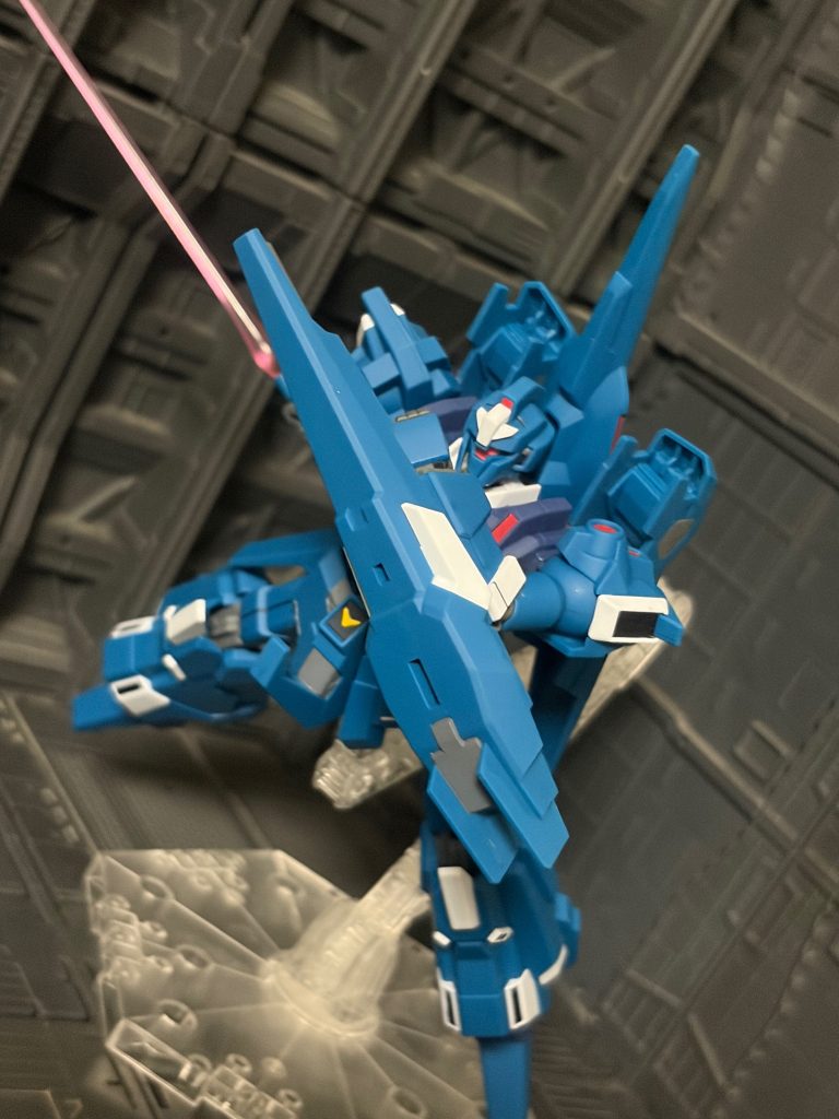 どうしてもU.C.初期の機体ばかり作っているのでとても新しいキットに感じました、可動域や部分塗装の少なさに感動ですね(´∇｀)