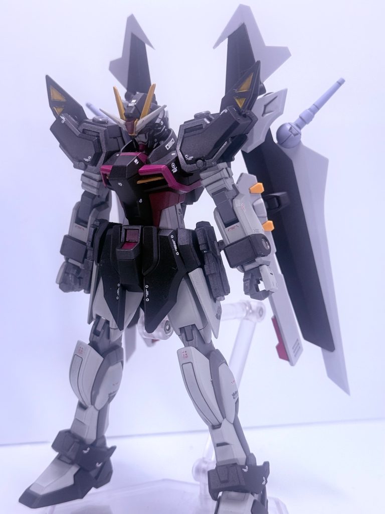 ミキシングで使用されたキットは、デスティニーガンダム。ストライクノワール。エクシードギャラクシー。ブラックナイトスコードシヴァの4キッドで制作。