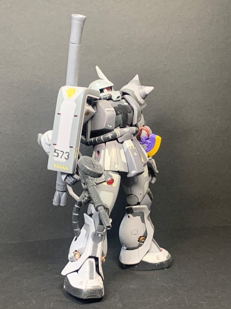 ベースキットはHGシャア専用ザクⅡを使用。