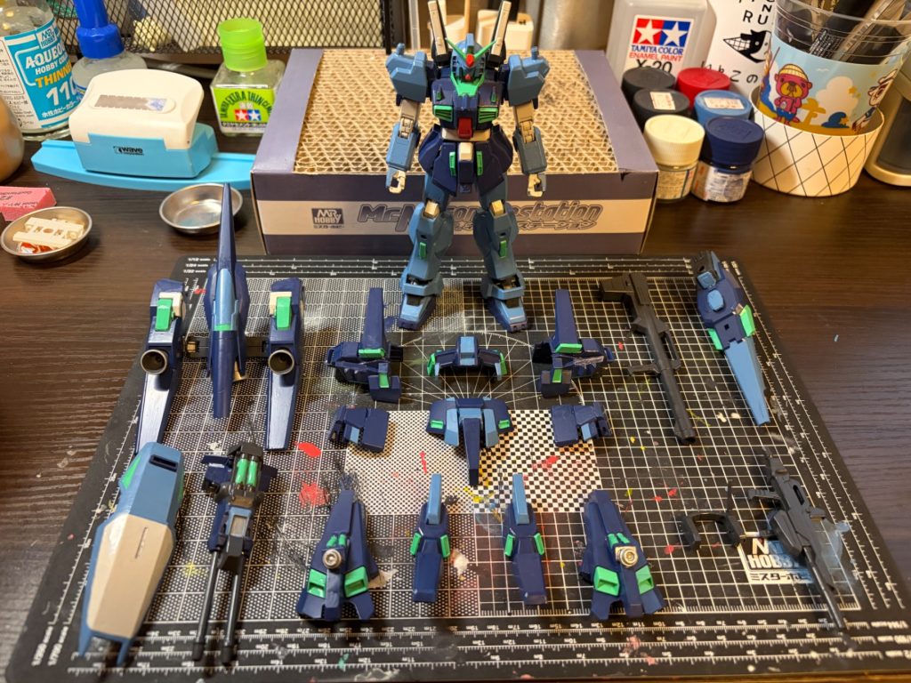 塗装後パーツを並べて写真を撮ってみたかったので、かなり荒い出来ですが個人的には満足しています
