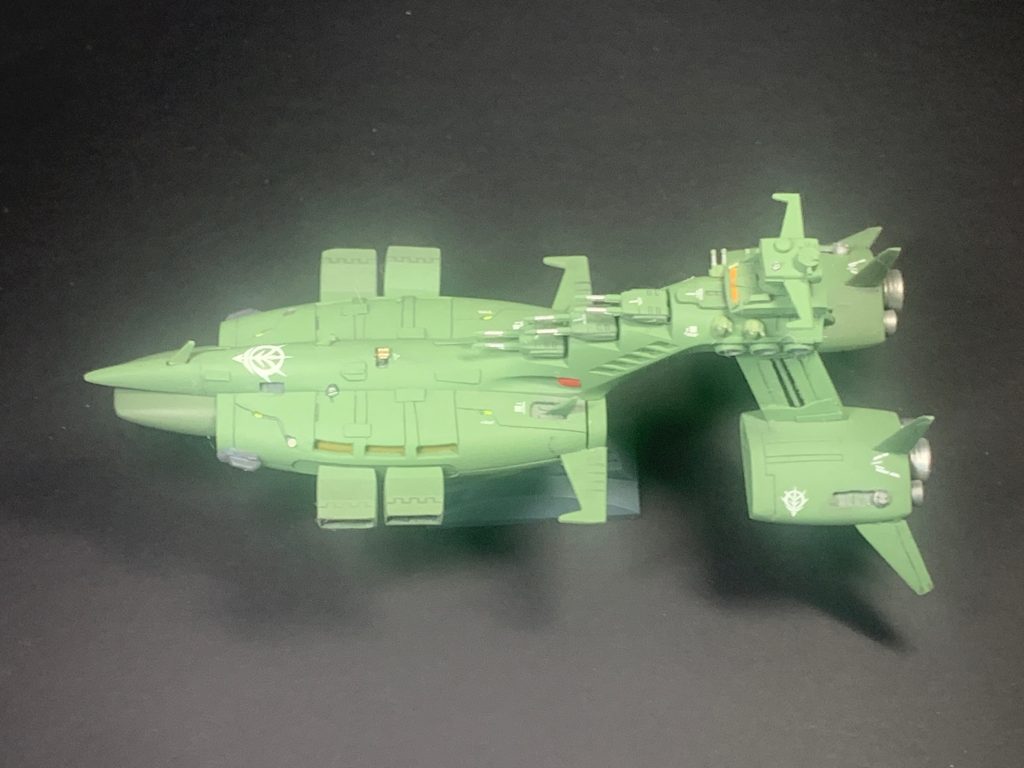 上からのショット。この角度だとスジ掘りがよく、見えます。(zaku-kao8)