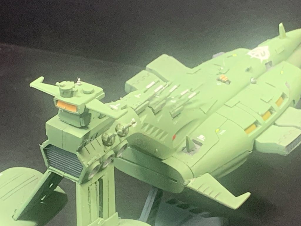 艦橋周りも艦船プラモの部品を流用しディテールを加えています。(zaku-kao1)