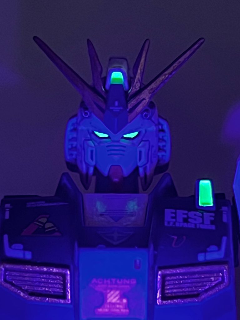 RX-93 νガンダム–4枚目/制作者：konさん