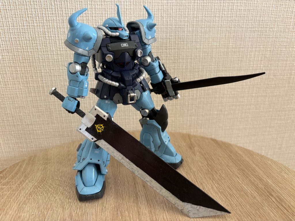 接近されればヒートサーベルも使います。